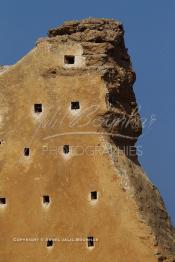 Image du Maroc Professionnelle de  Muraille près du minaret de la mosquée (Tour Hassan) qui fut construite à la fin du XIIe siècle par le Sultan Yacoub el Mansour (dynastie Almohade) désireux de construire la plus grande mosquée du monde doté de 400 colonnes, la construction n’a pas été achevé suite à la mort du sultan en 1199, La tour Hassan est le symbole de Rabat son esplanade abrite le Mausolée Mohammed V de Rabat, Jeudi 20 Octobre 2011. (Photo / Abdeljalil Bounhar)


